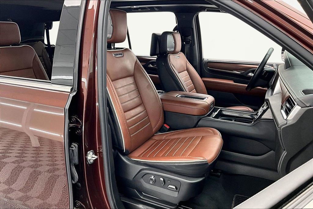 Used 2023 GMC Yukon Denali Ultimate image 7
