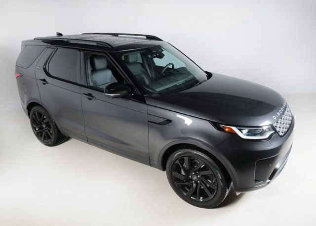 Used 2025 Land Rover Discovery S image 29