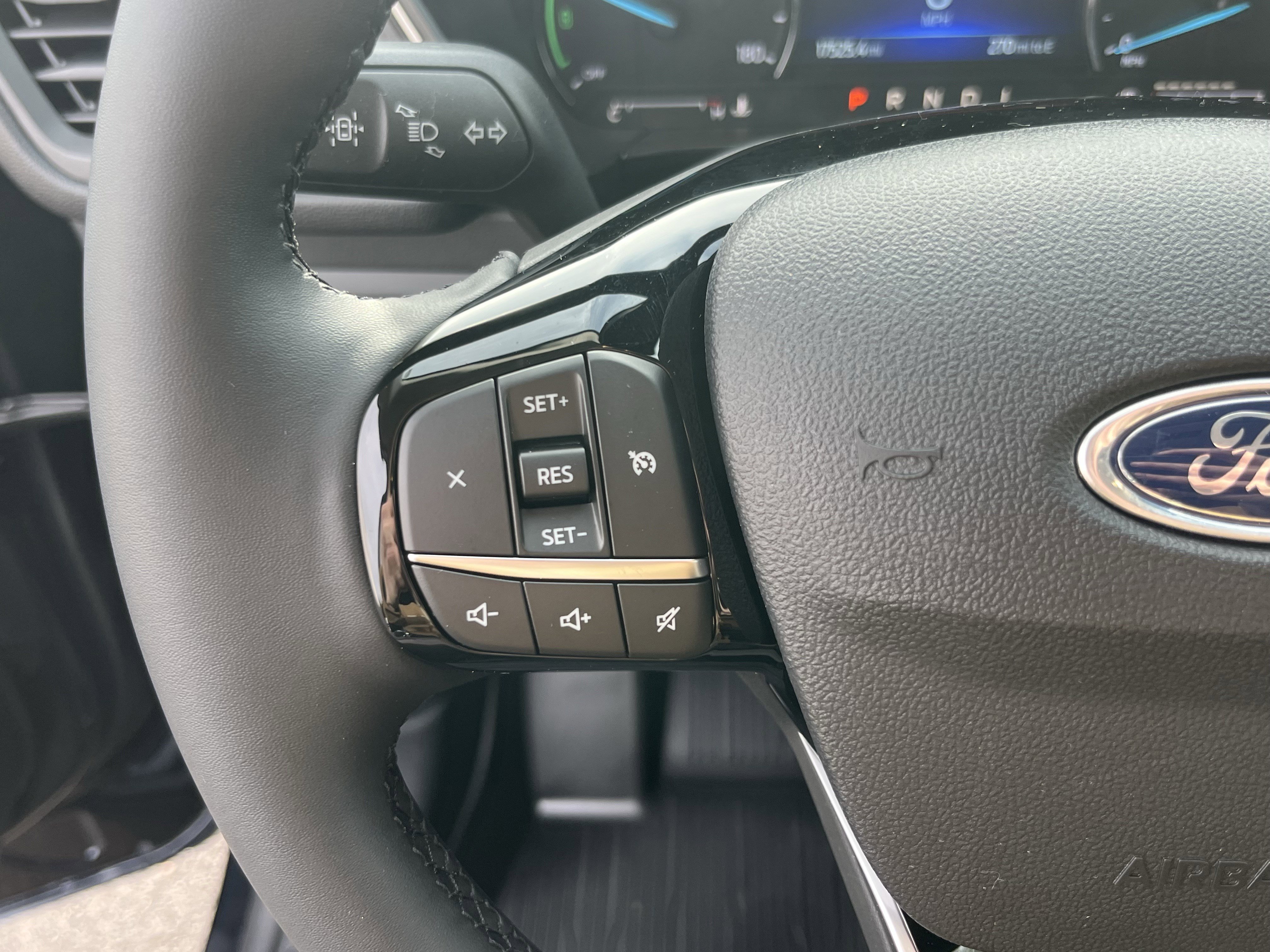 Used 2021 Ford Escape SE w/ Convenience Package image 19