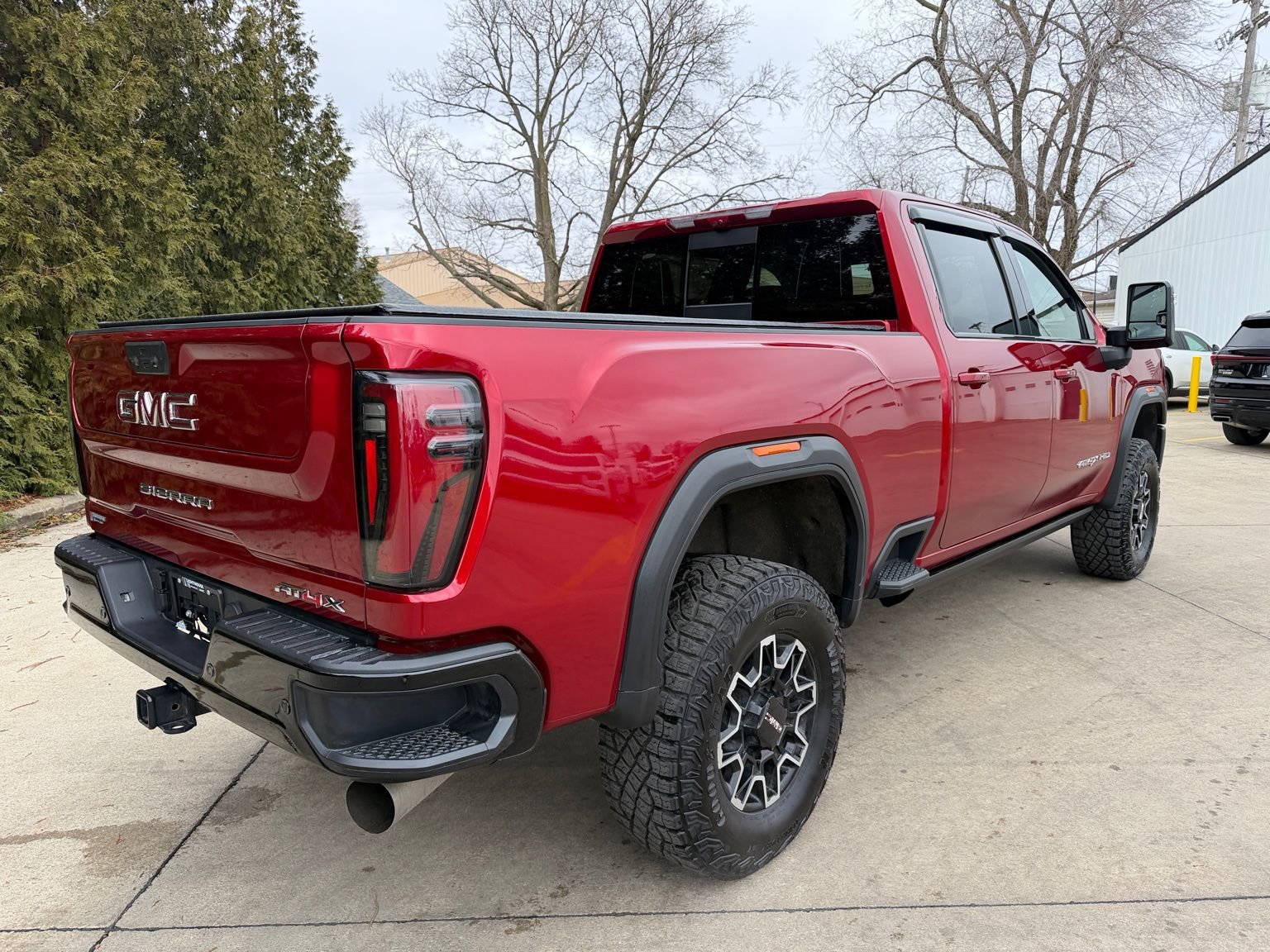 Used 2025 GMC Sierra 2500 AT4X image 31