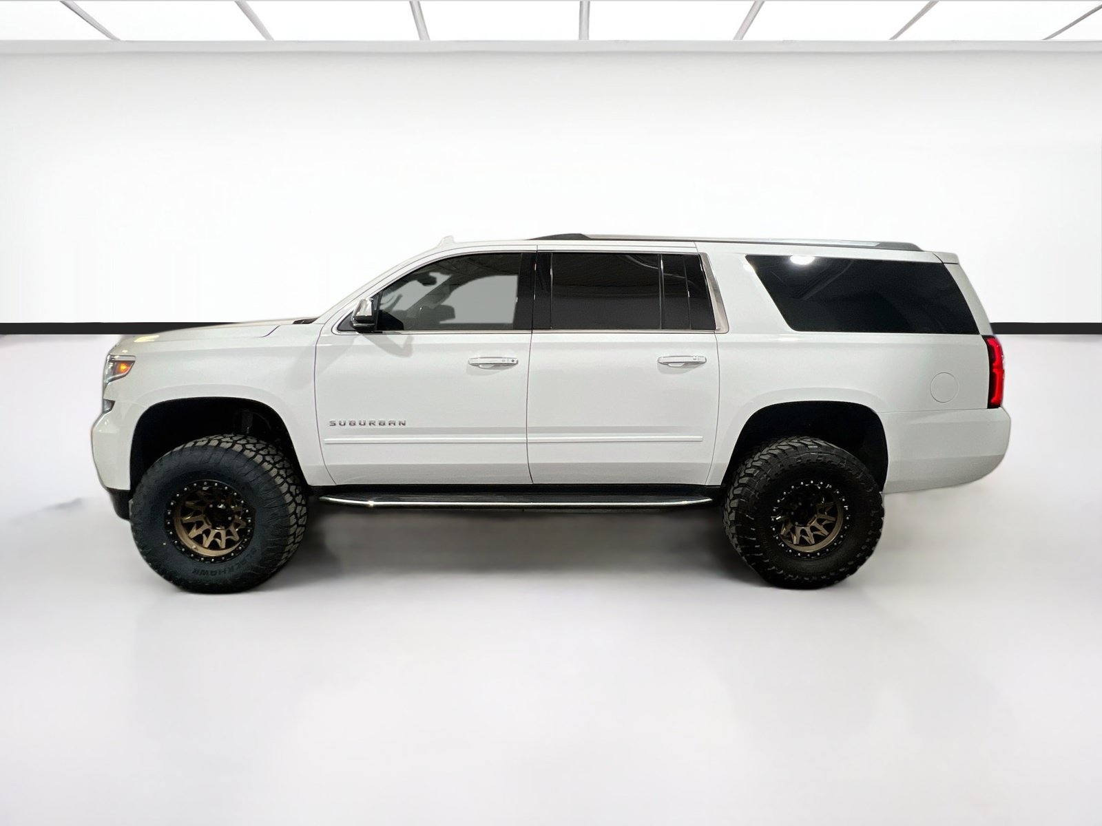Used 2017 Chevrolet Suburban Premier AWD/4WD image 26