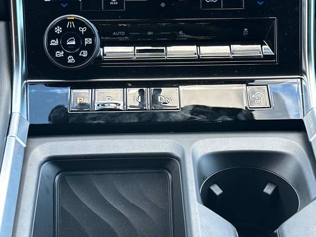 New 2025 Nissan Armada SL w/ Captain's Chari Seat Package image 27