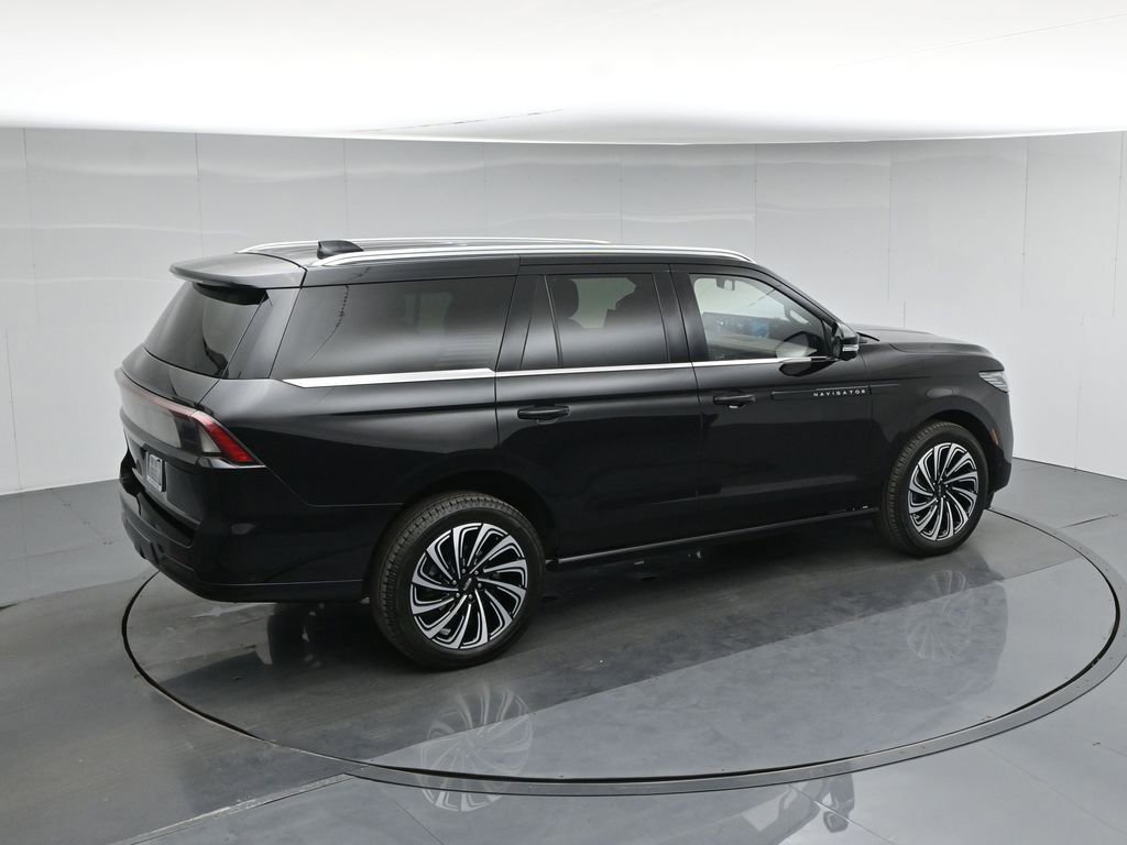 Used 2025 Lincoln Navigator Black Label image 42
