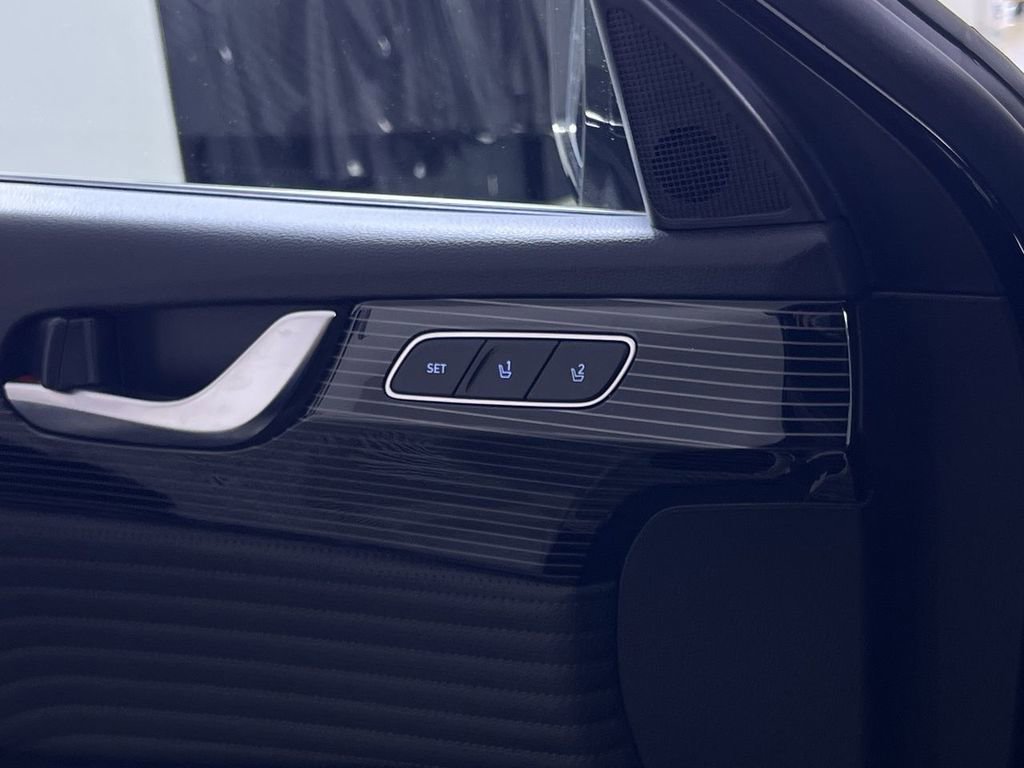 Used 2025 Hyundai Palisade Calligraphy image 32