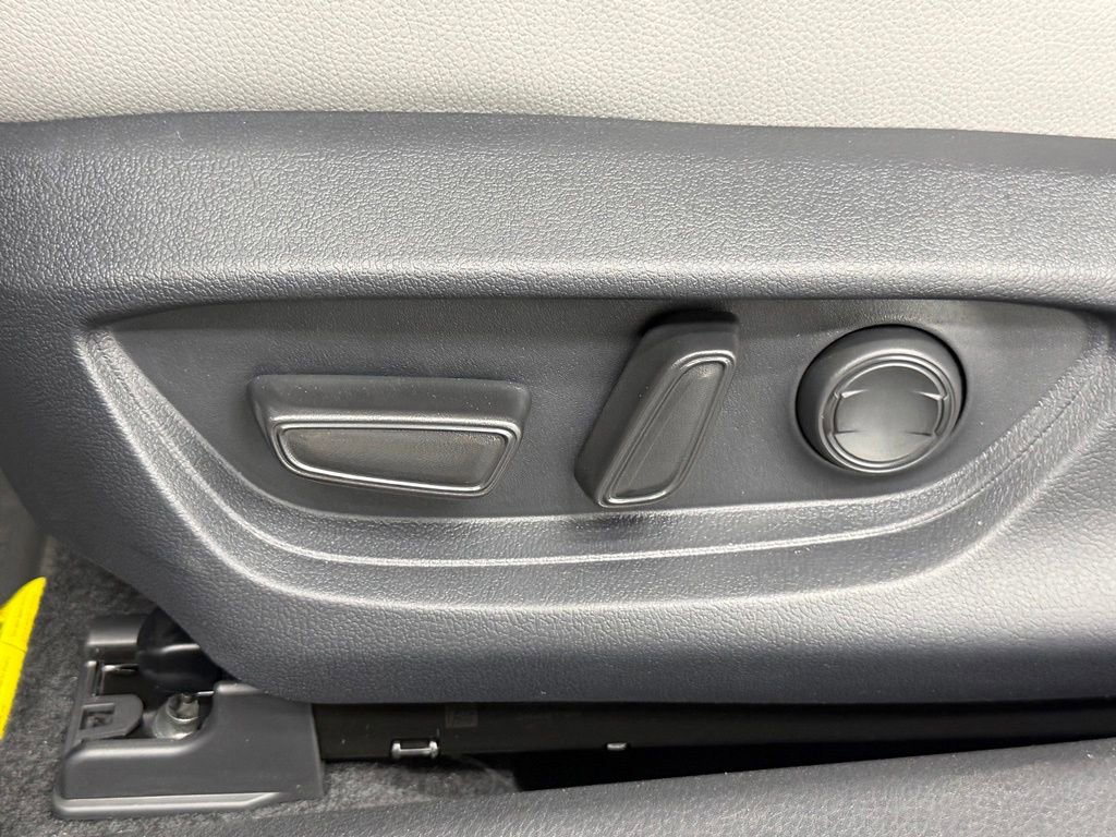 Used 2026 Toyota Camry SE FWD image 23