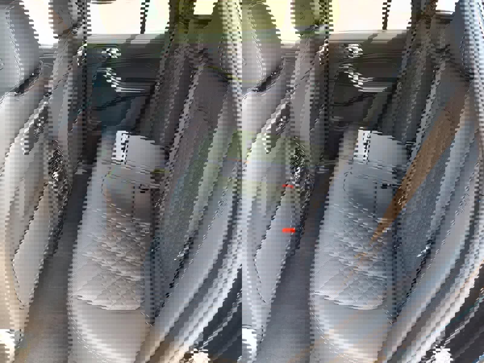 Used 2025 BMW X5 xDrive50e w/ M Sport Package image 9