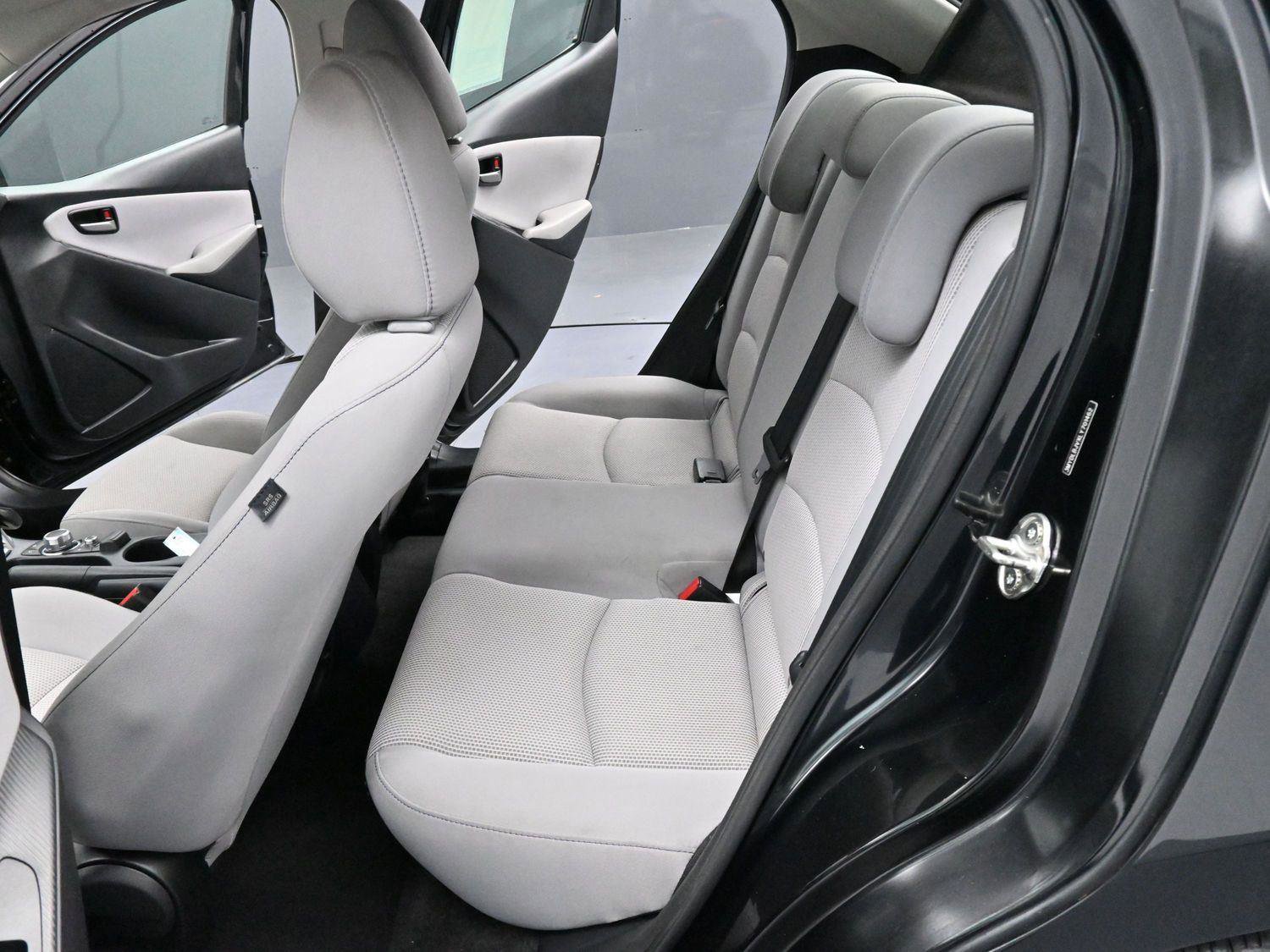 Used 2020 Toyota Yaris LE image 27