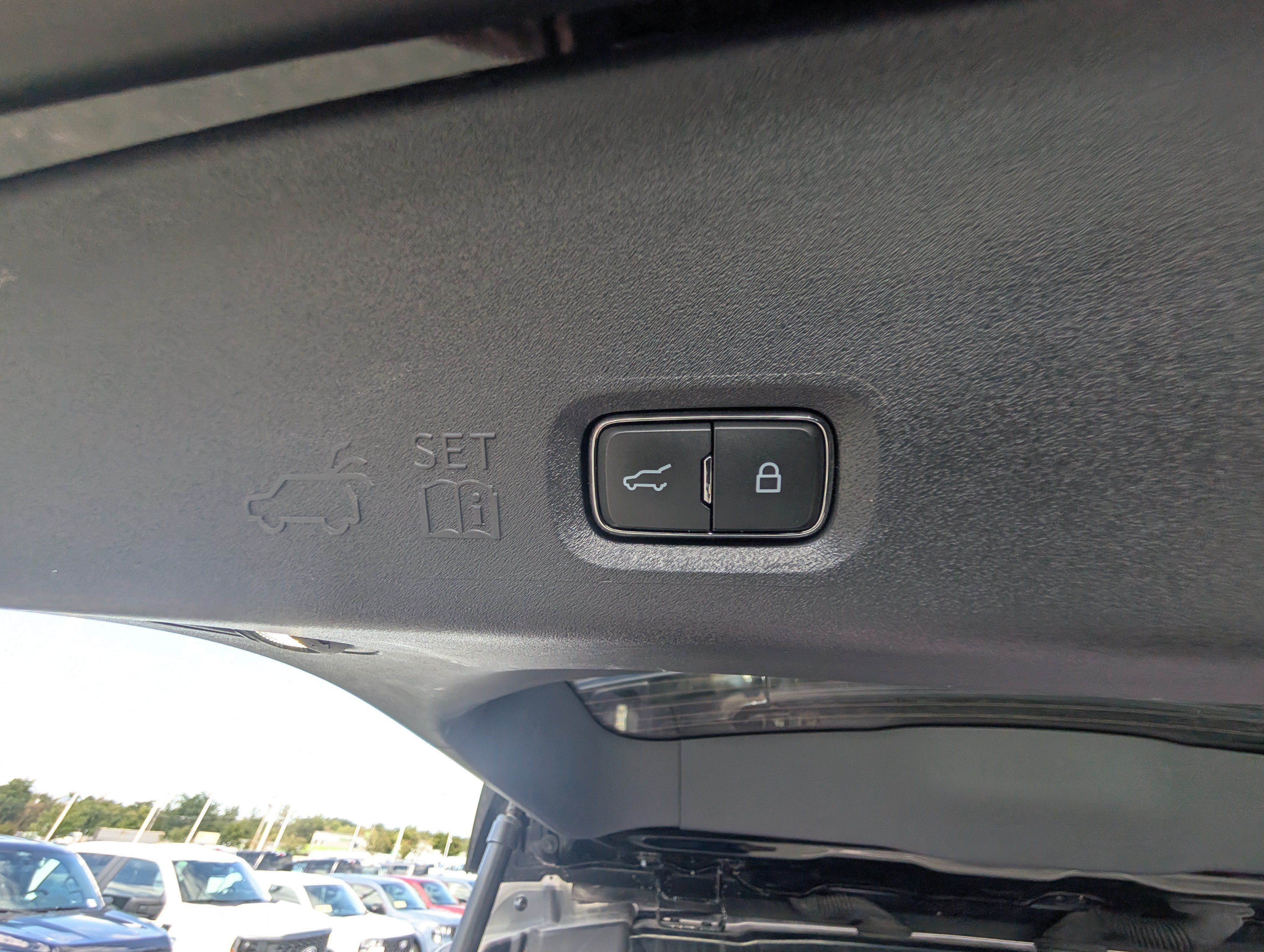 Certified 2025 Ford Expedition Active AWD/4WD image 18