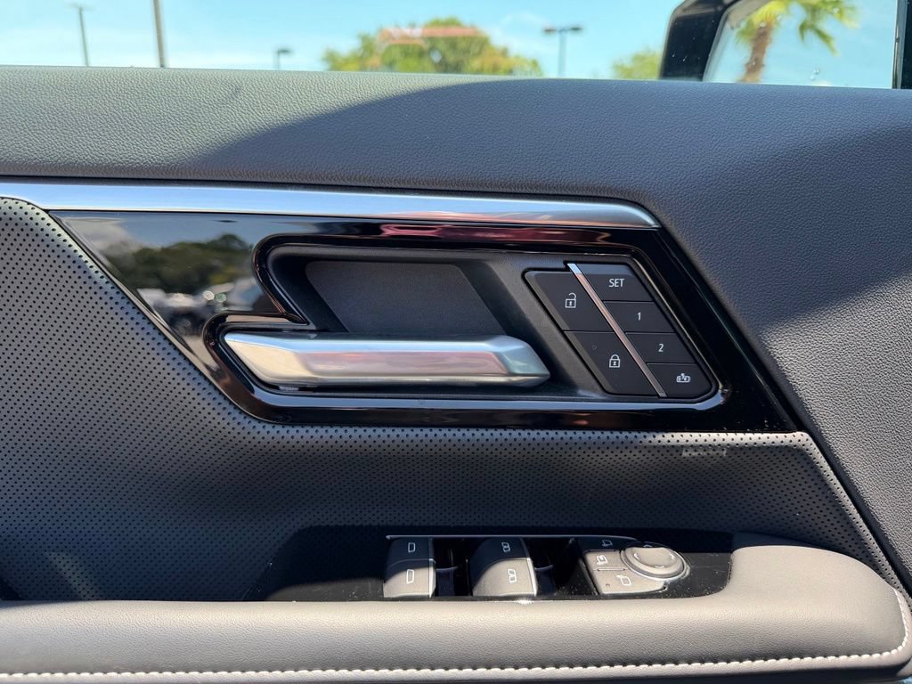 Used 2026 GMC Sierra EV Denali AWD/4WD image 11