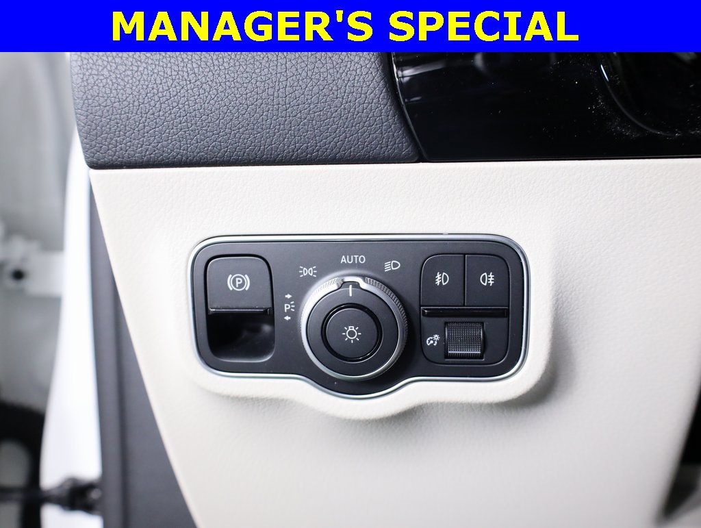 Used 2025 Mercedes-Benz GLA 250 4MATIC image 9