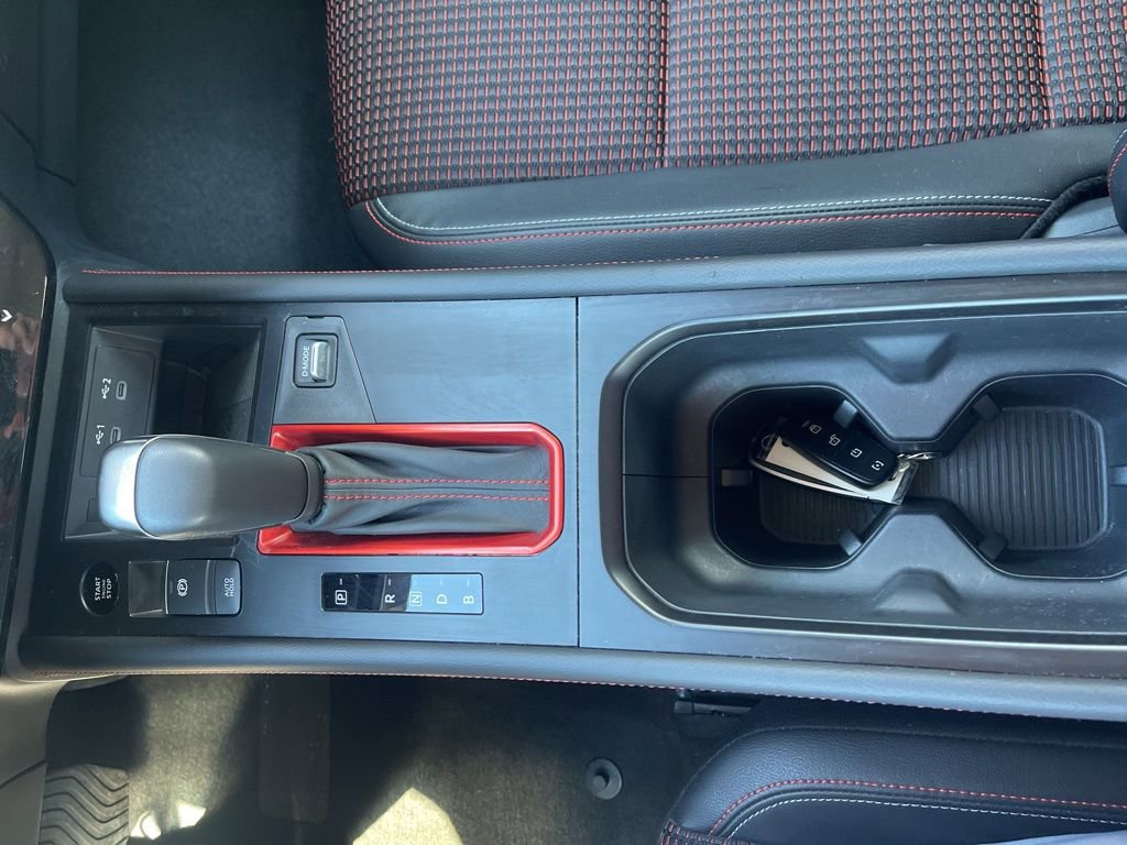 Certified 2025 Nissan Kicks SR image 22