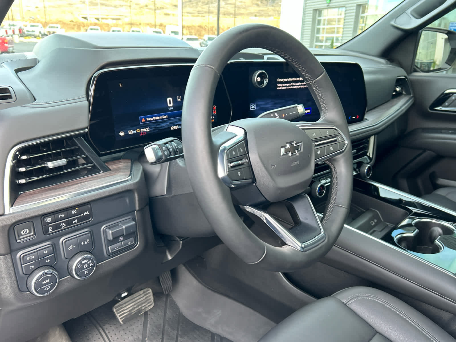 Used 2025 Chevrolet Suburban Z71 w/ Z71 Off-Road Package image 29