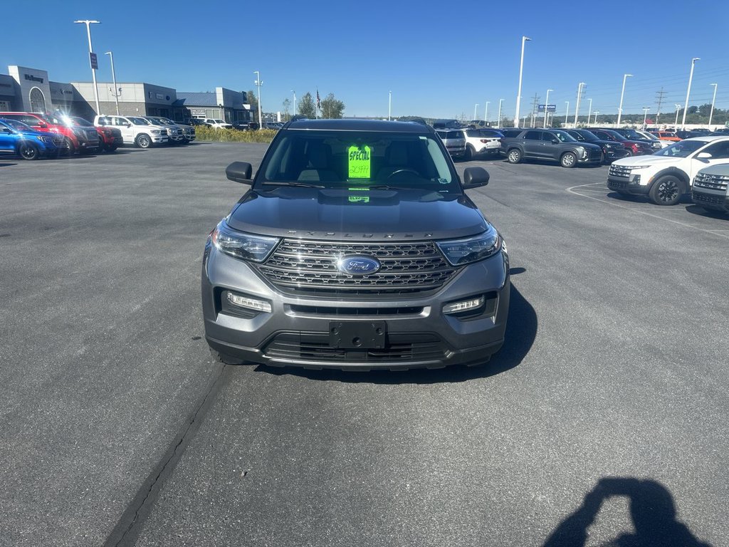 Used 2021 Ford Explorer XLT w/ Equipment Group 202A AWD/4WD image 3