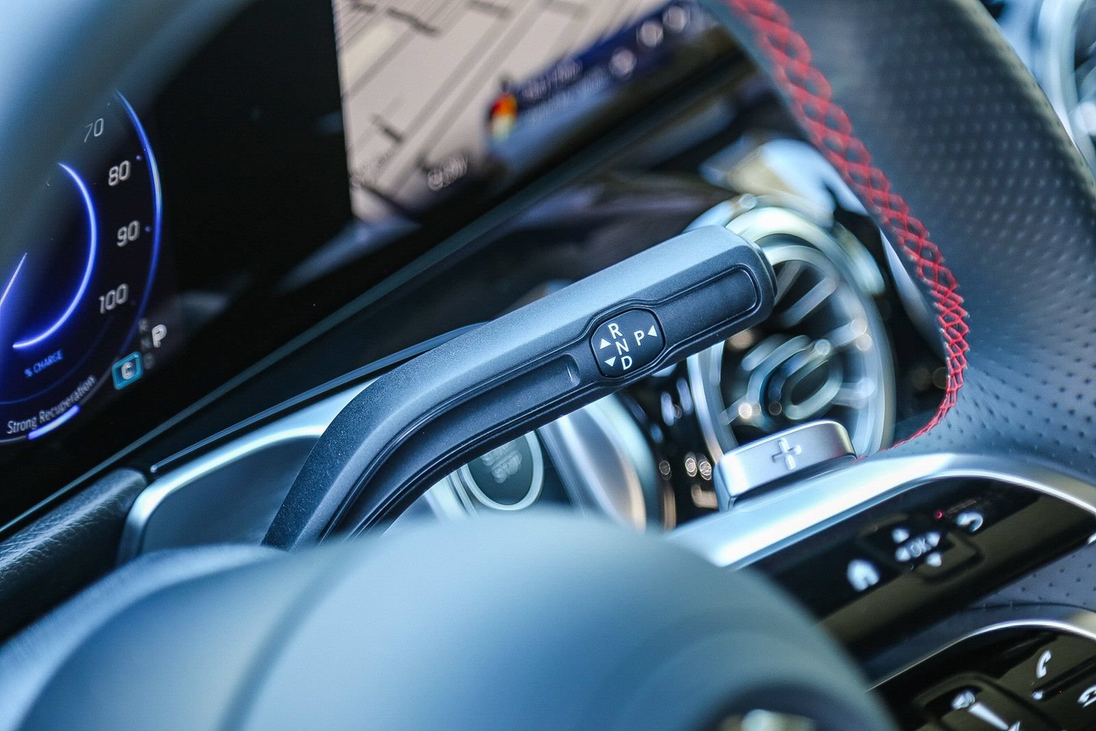 Used 2024 Mercedes-Benz EQB 300 4MATIC image 18