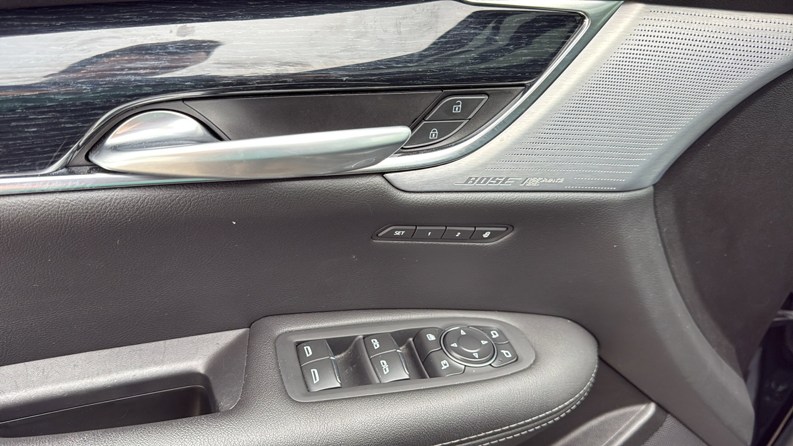 Certified 2025 Cadillac XT5 Premium Luxury image 11