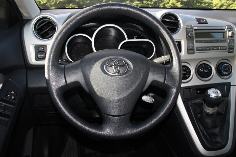 Used 2009 Toyota Matrix FWD image 17