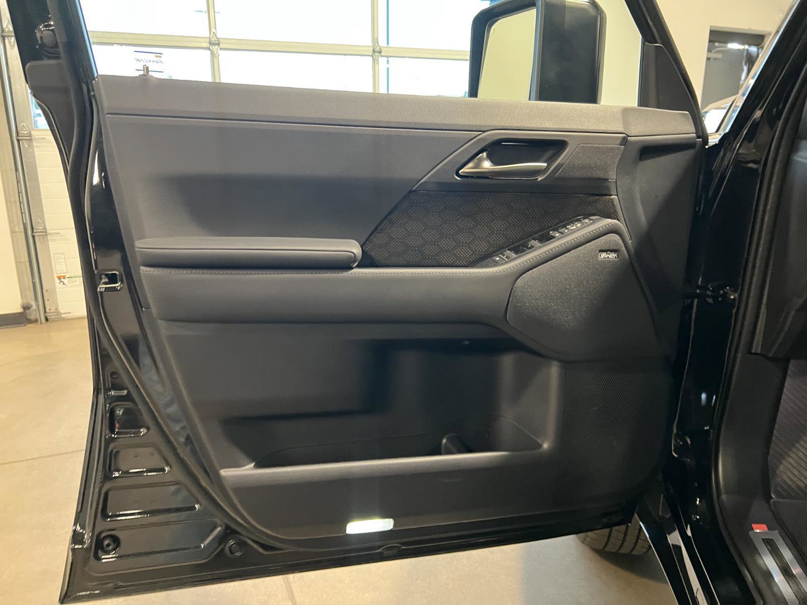 Used 2026 Lexus GX 550 w/ Cold Area Package image 28