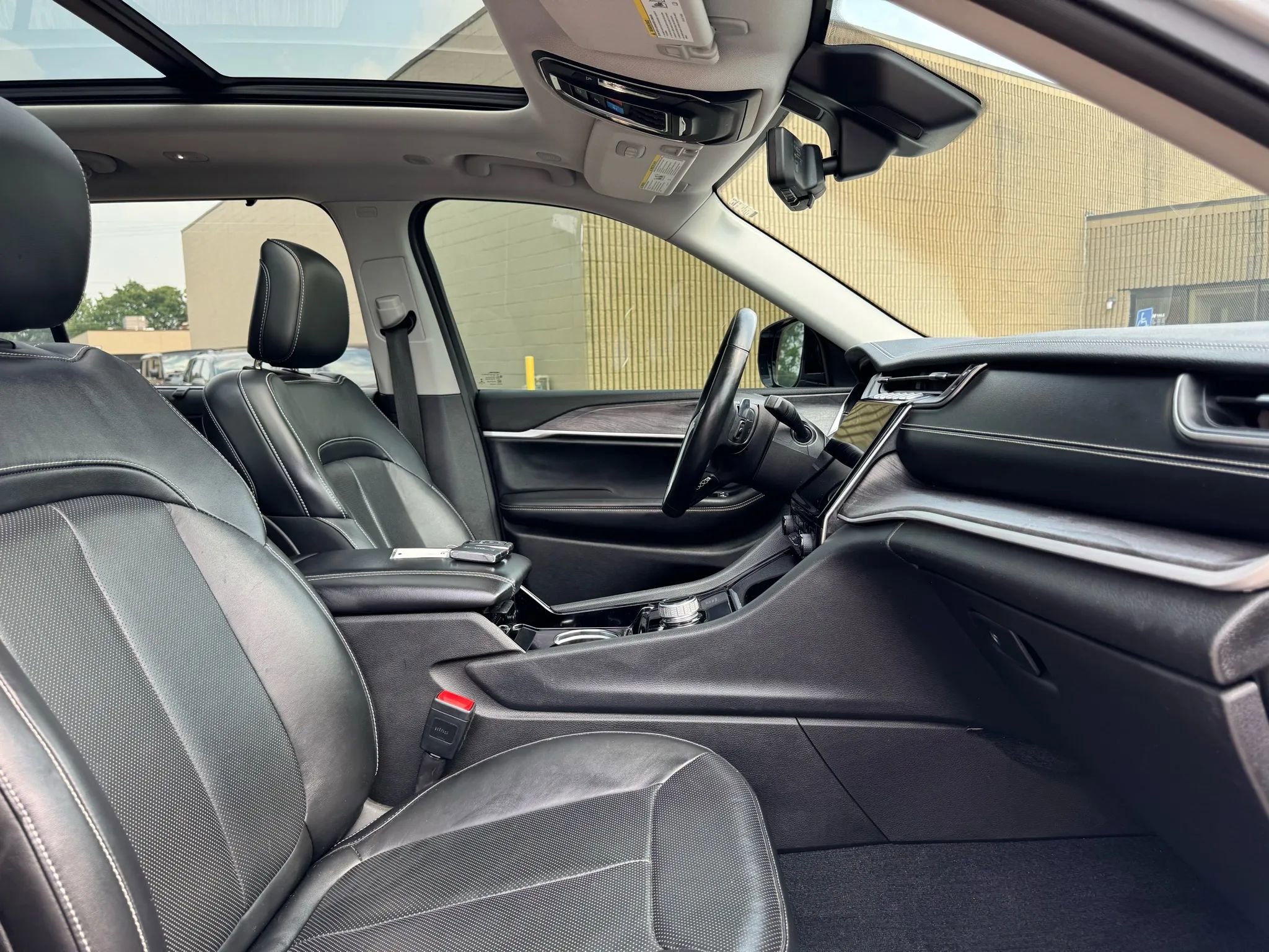 Used 2021 Jeep Grand Cherokee L Limited w/ Luxury Tech Group II image 26