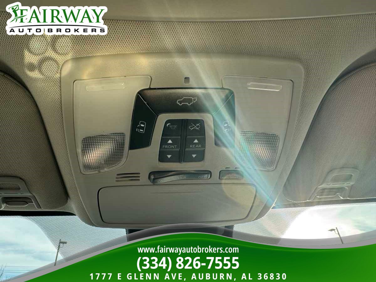 Used 2020 Toyota Sienna Limited Premium w/ Carpet Mat Package AWD/4WD image 25