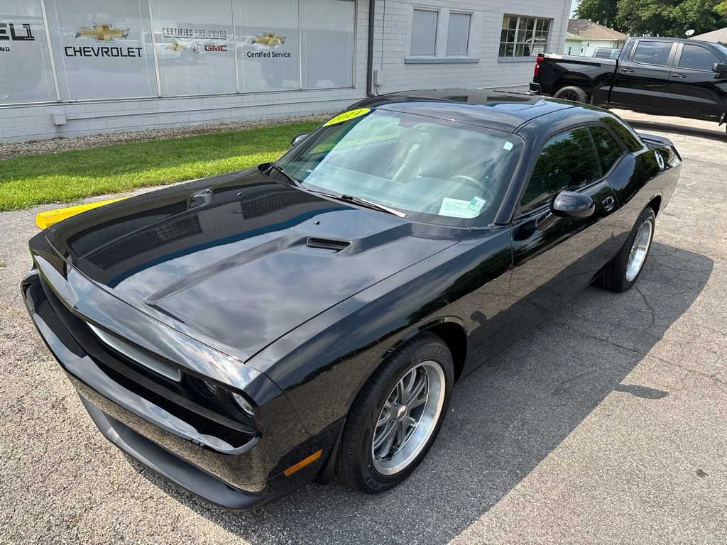 Used 2014 Dodge Challenger SXT Plus RWD image 1
