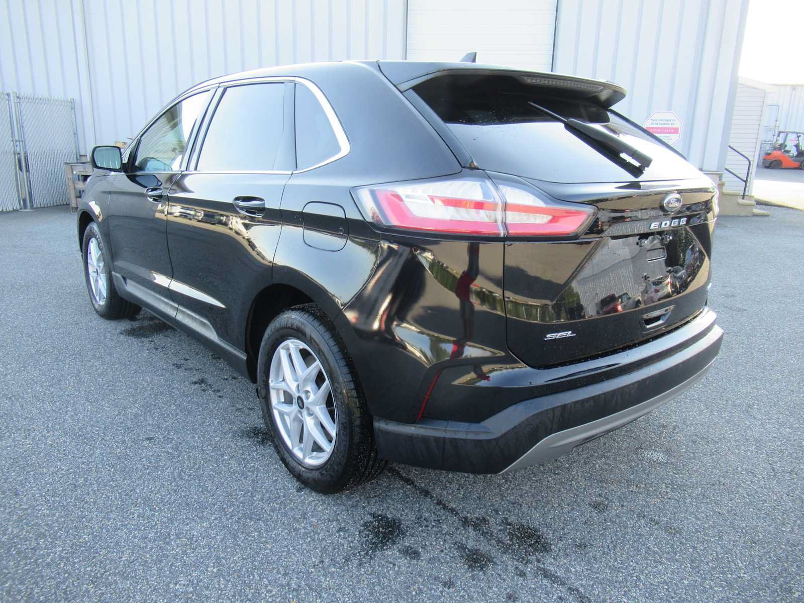 Used 2024 Ford Edge SEL AWD/4WD image 7
