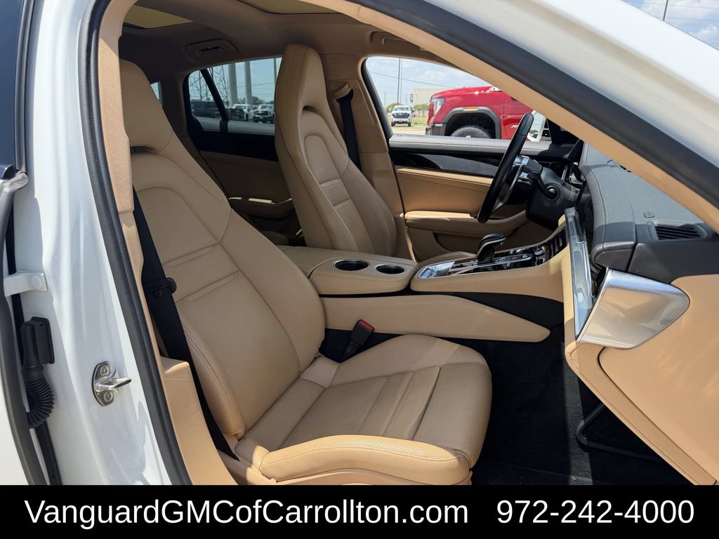 Used 2018 Porsche Panamera RWD image 32