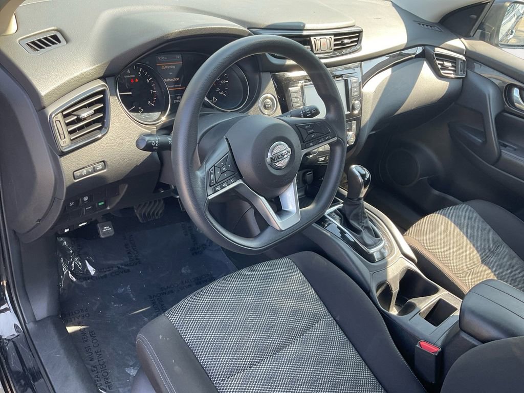 Used 2020 Nissan Rogue Sport SV image 17
