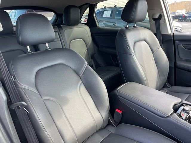 Used 2023 VinFast VF 8 Eco image 13