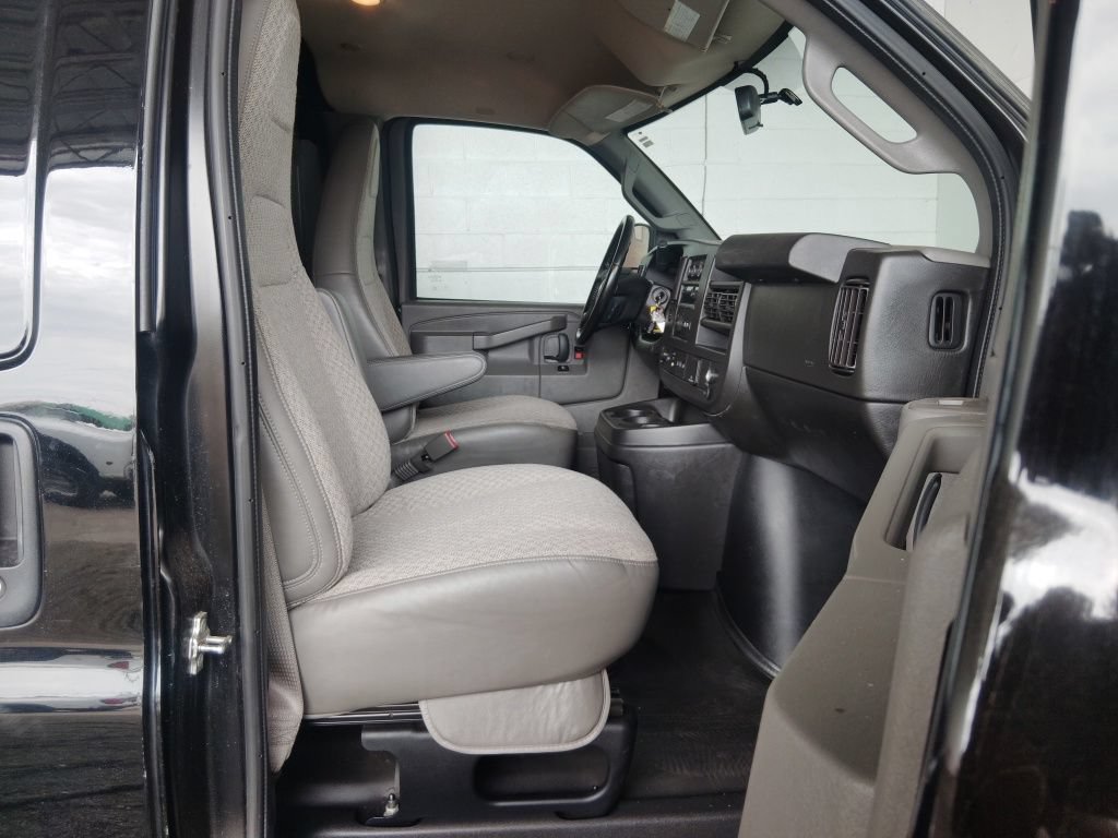 Used 2021 Chevrolet Express 2500 w/ Driver Convenience Package RWD image 12