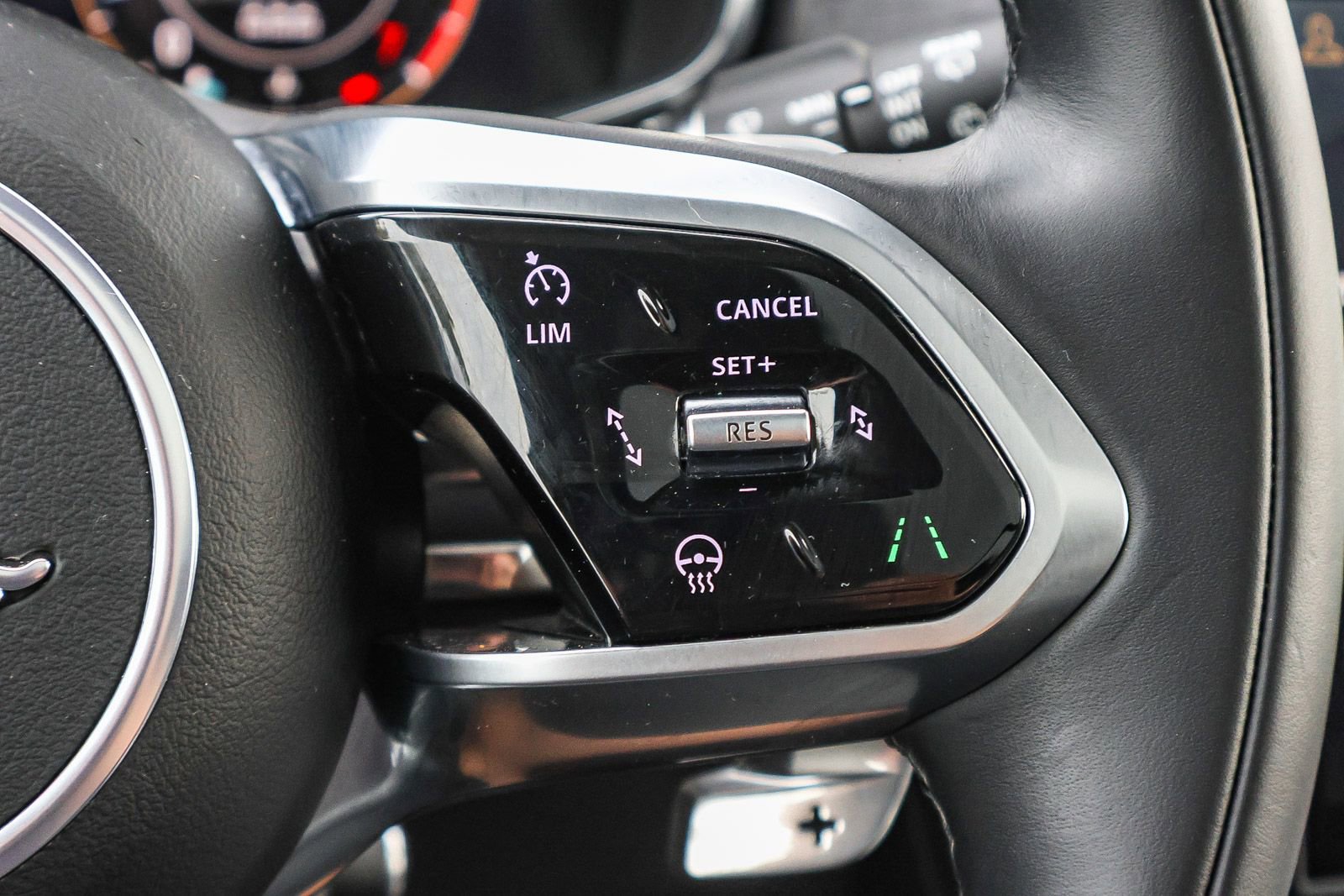 Used 2025 Jaguar F-PACE R-Dynamic S image 34