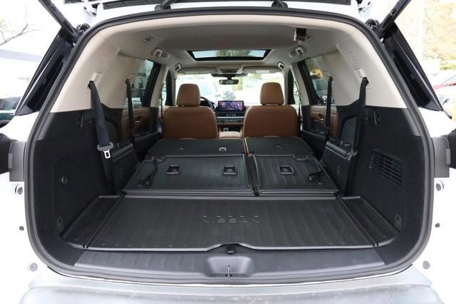New 2026 Nissan Pathfinder Platinum image 9