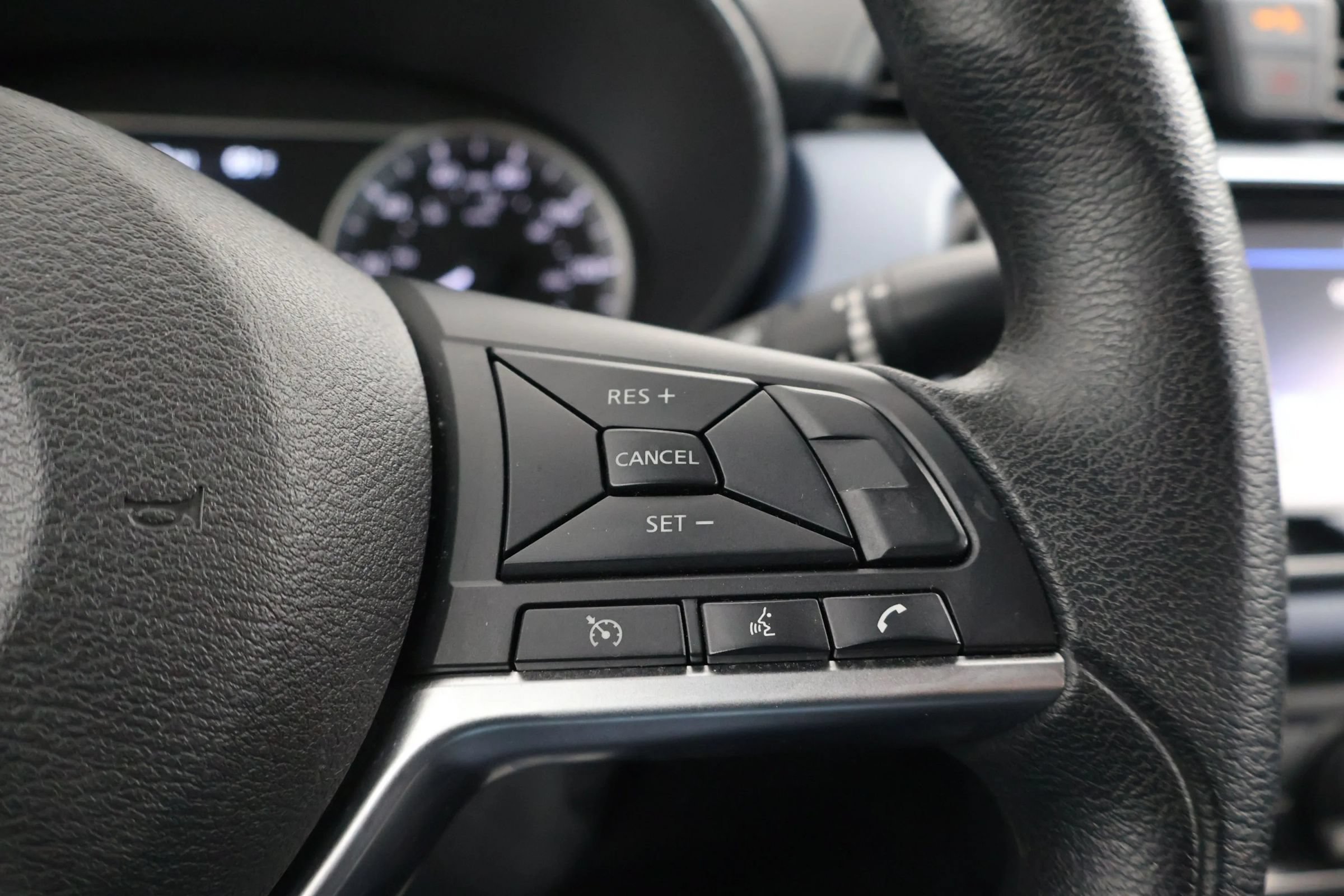 Used 2025 Nissan Versa SV FWD image 18