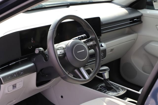 Used 2025 Hyundai Kona SEL image 12