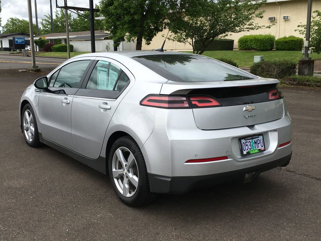 Used 2013 Chevrolet Volt Premium w/ Premium Trim Package FWD image 4