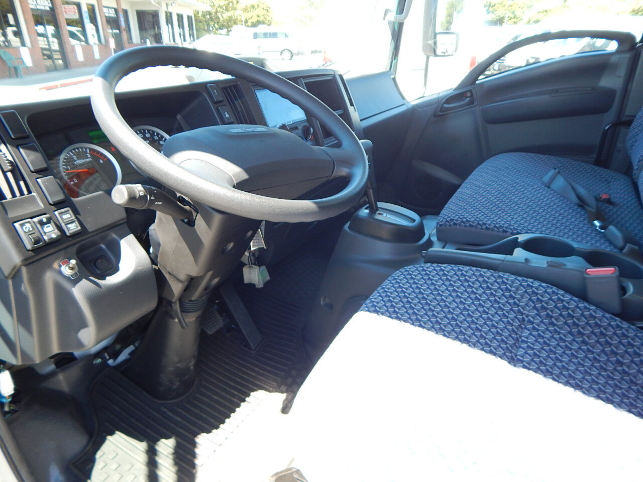 Used 2024 Chevrolet Low Cab Forward 5500HD RWD image 2
