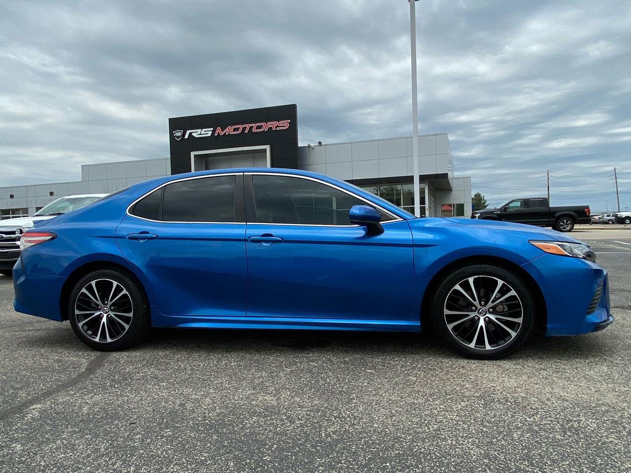 Used 2018 Toyota Camry SE w/ Moonroof Package FWD image 15