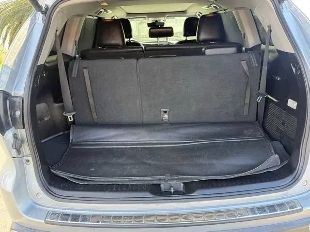 Used 2017 Toyota Highlander Limited Platinum w/ Carpet Mat Package FWD image 32