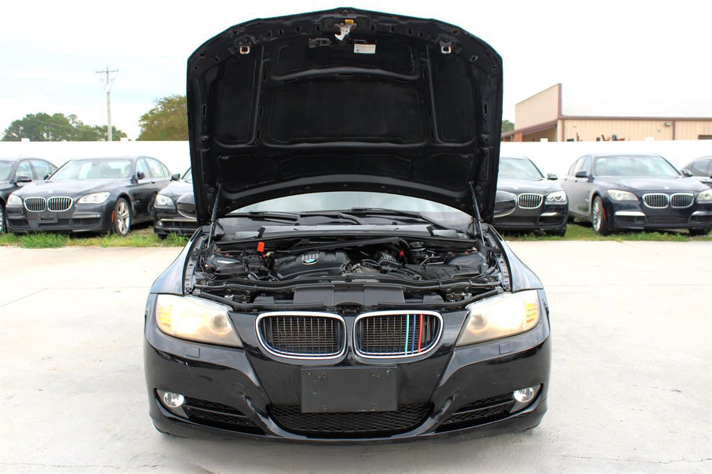Used 2011 BMW 328i xDrive Sedan image 25