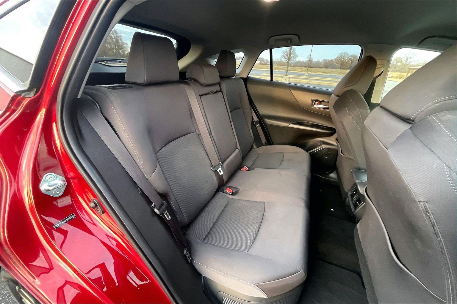 Used 2021 Toyota Venza LE image 16