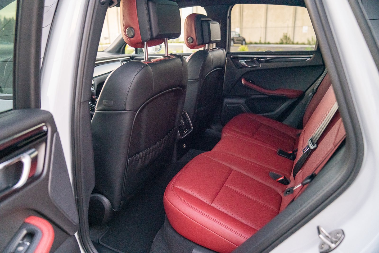 Certified 2026 Porsche Macan Turbo AWD/4WD image 23