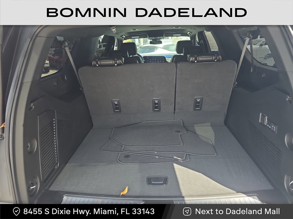 Certified 2025 Chevrolet Suburban Premier image 12