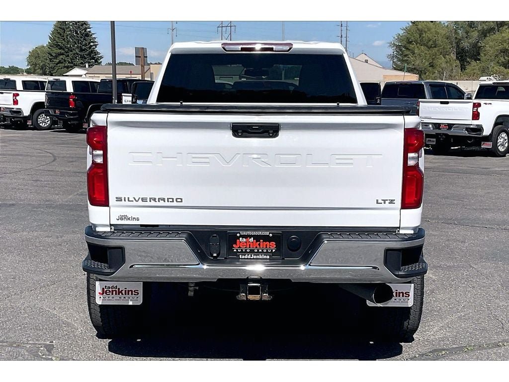 Used 2022 Chevrolet Silverado 3500 LTZ w/ Z71 Off-Road Package AWD/4WD image 4