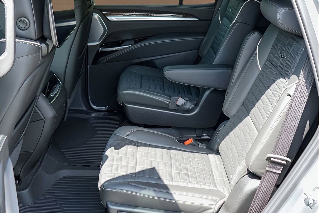 New 2026 Cadillac Escalade Platinum Sport w/ LPO, ONYX Package image 19