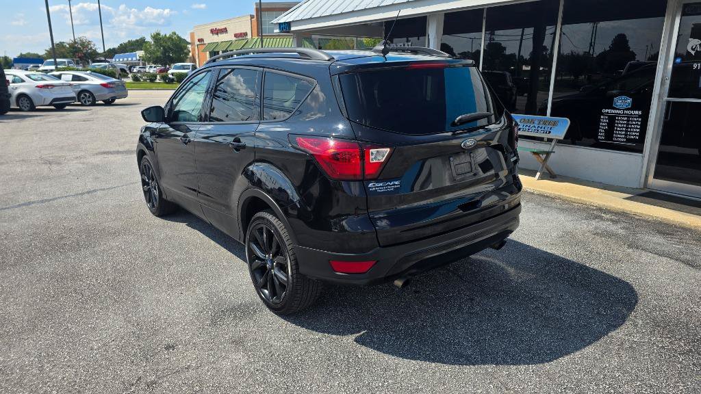 Used 2019 Ford Escape SE FWD image 5