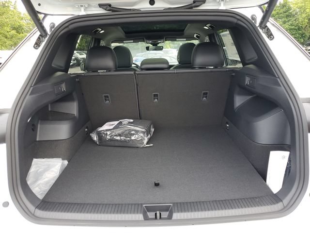 New 2026 Volkswagen Tiguan SE R-Line AWD/4WD image 7