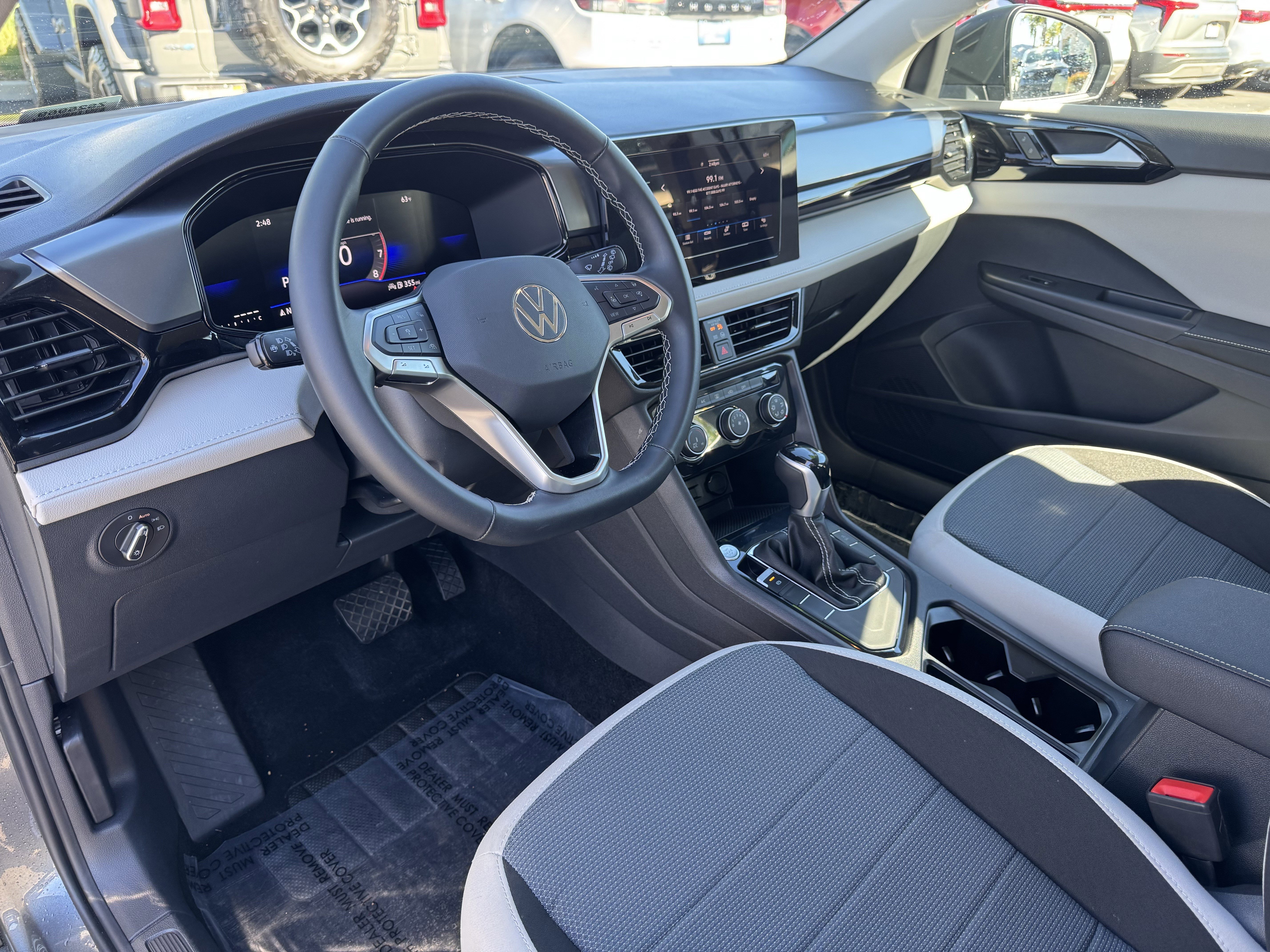 Used 2025 Volkswagen Taos S image 17