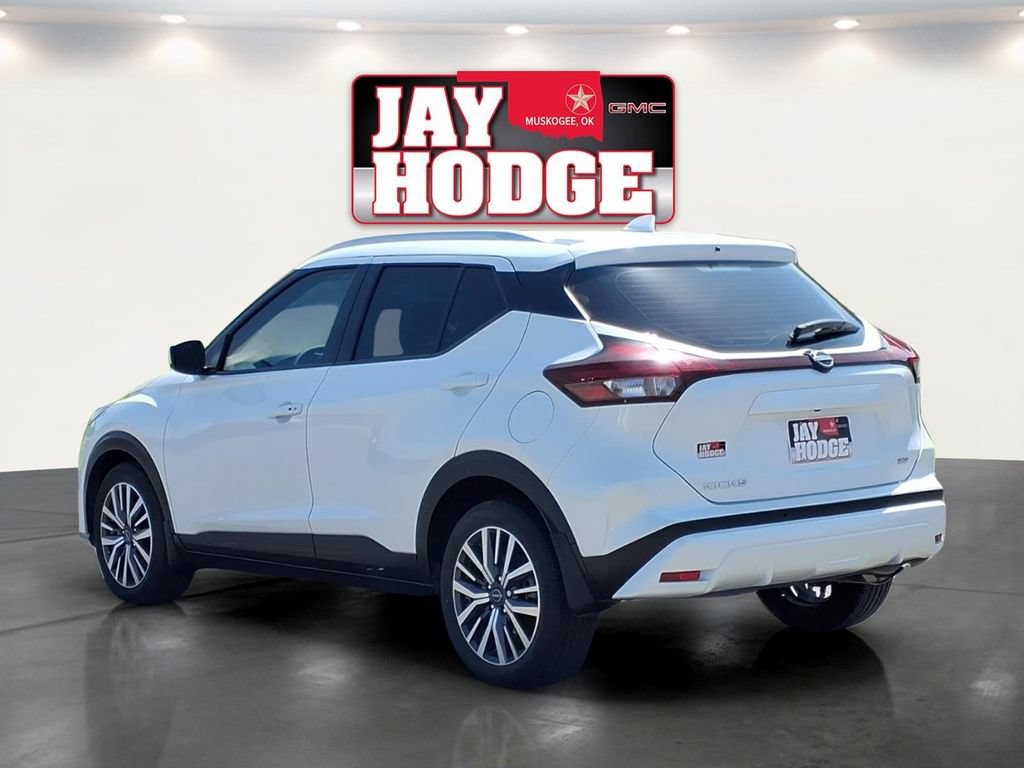 Used 2024 Nissan Kicks SV FWD image 4