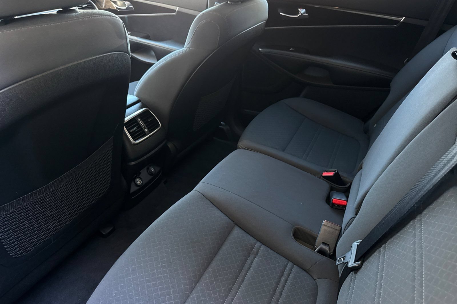 Used 2020 Kia Sorento S FWD image 12