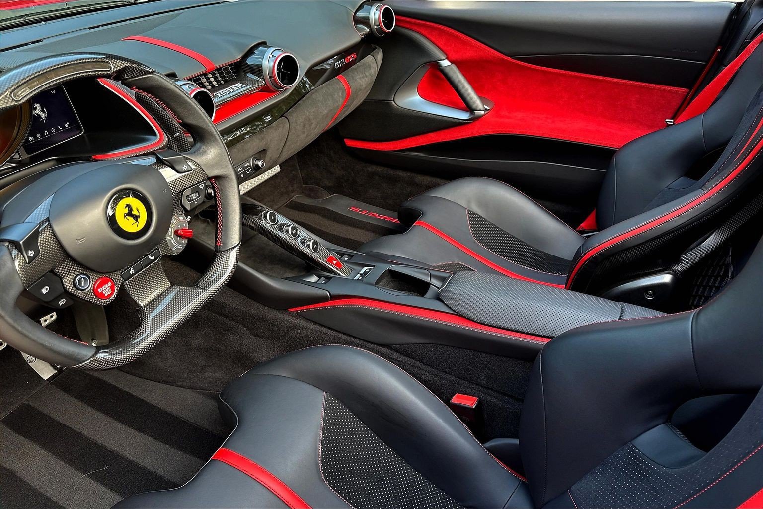 Used 2022 Ferrari 812 GTS RWD image 16