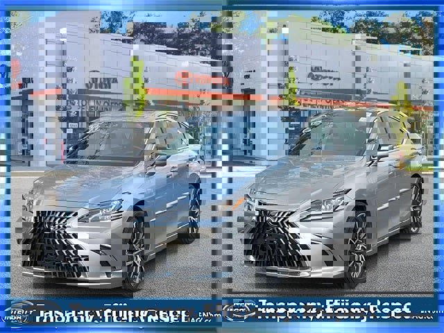 Used 2023 Lexus ES 350 w/ Premium Package image 4